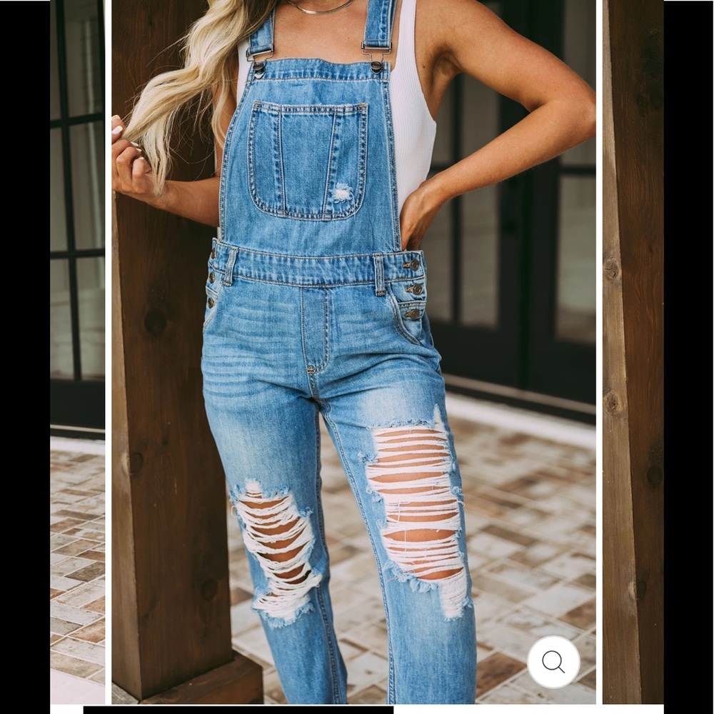 Size small overalls❤️ These are adorable